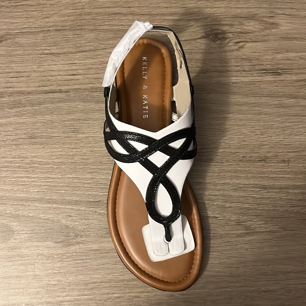 NEVER WORN Kelly and Katie sandals